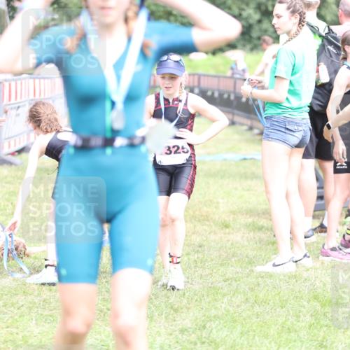 21.06.2026 - 29. Vierlanden-Triathlon Andreas Tolksdorf http://msf.ph/oto/9894786 21.06.2026 15:08:35 Ziel 1231, 1265, 1299, 1300, 1323, 1324, 1231, 1265, 1299, 1300, 1323, 1324 meine-sportfotos.de