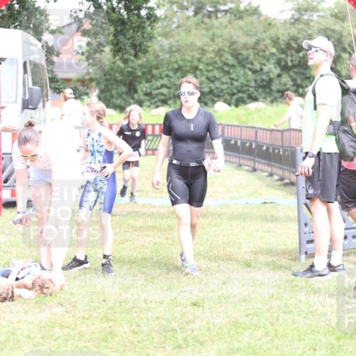 21.06.2026 - 29. Vierlanden-Triathlon Andreas Tolksdorf http://msf.ph/oto/9894800 21.06.2026 15:08:51 Ziel 1231, 1254, 1297, 1231, 1254, 1297 meine-sportfotos.de