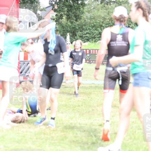 21.06.2026 - 29. Vierlanden-Triathlon Andreas Tolksdorf http://msf.ph/oto/9894804 21.06.2026 15:08:54 Ziel 1254, 1297, 1254, 1297 meine-sportfotos.de