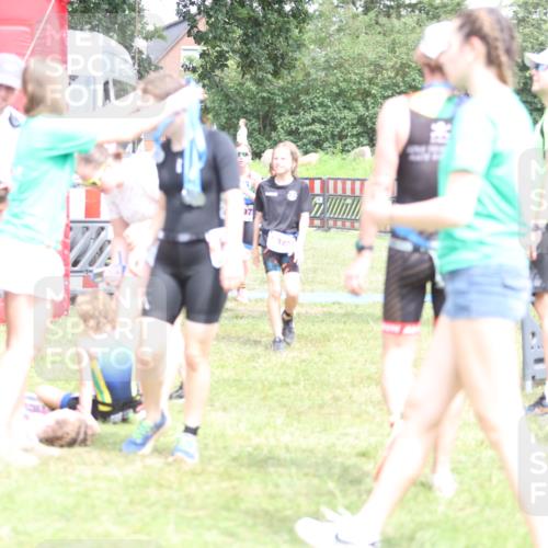 21.06.2026 - 29. Vierlanden-Triathlon Andreas Tolksdorf http://msf.ph/oto/9894806 21.06.2026 15:08:54 Ziel 1254, 1297, 1254, 1297 meine-sportfotos.de