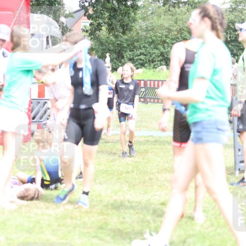 21.06.2026 - 29. Vierlanden-Triathlon Andreas Tolksdorf http://msf.ph/oto/9894807 21.06.2026 15:08:54 Ziel 1254, 1297, 1254, 1297 meine-sportfotos.de