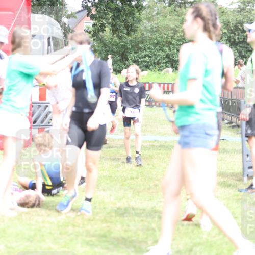 21.06.2026 - 29. Vierlanden-Triathlon Andreas Tolksdorf http://msf.ph/oto/9894809 21.06.2026 15:08:54 Ziel 1254, 1297, 1254, 1297 meine-sportfotos.de