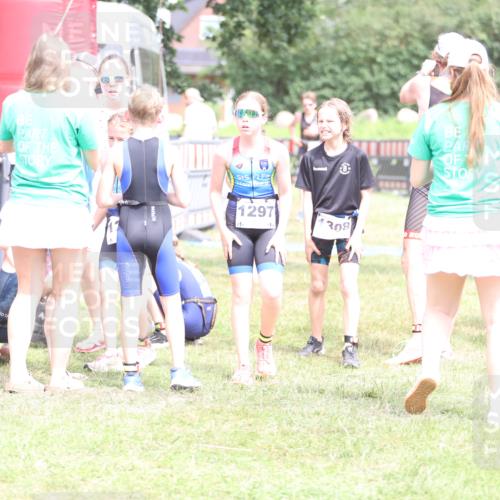 21.06.2026 - 29. Vierlanden-Triathlon Andreas Tolksdorf http://msf.ph/oto/9894813 21.06.2026 15:08:58 Ziel 1254, 1297, 1254, 1297 meine-sportfotos.de