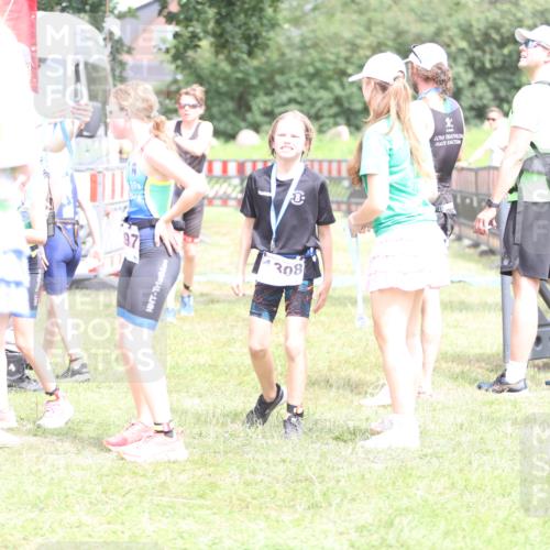 21.06.2026 - 29. Vierlanden-Triathlon Andreas Tolksdorf http://msf.ph/oto/9894819 21.06.2026 15:09:01 Ziel 1254, 1254 meine-sportfotos.de