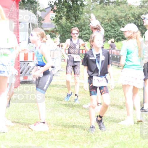 21.06.2026 - 29. Vierlanden-Triathlon Andreas Tolksdorf http://msf.ph/oto/9894830 21.06.2026 15:09:03 Ziel 1254, 1254 meine-sportfotos.de