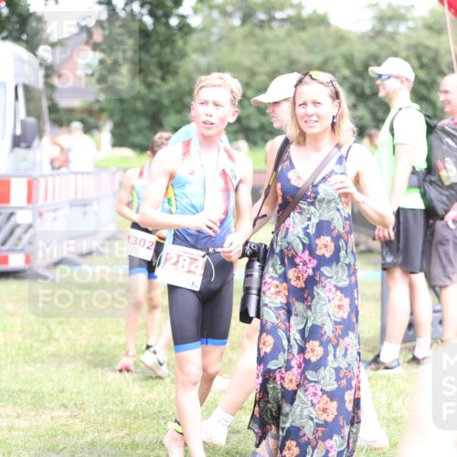 21.06.2026 - 29. Vierlanden-Triathlon Andreas Tolksdorf http://msf.ph/oto/9894837 21.06.2026 15:09:20 Ziel 1302, 1302 meine-sportfotos.de