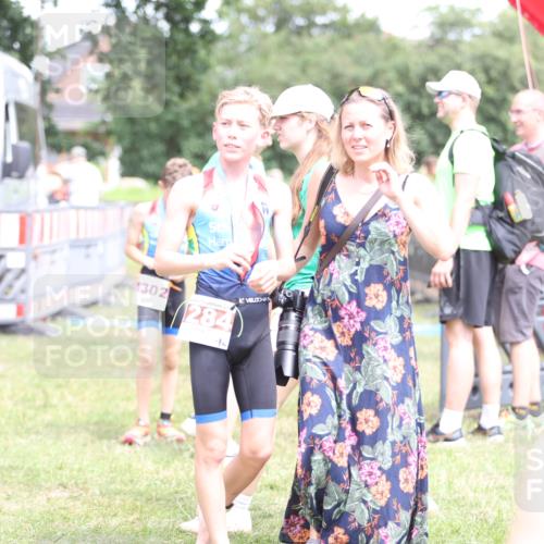 21.06.2026 - 29. Vierlanden-Triathlon Andreas Tolksdorf http://msf.ph/oto/9894839 21.06.2026 15:09:20 Ziel 1302, 1302 meine-sportfotos.de