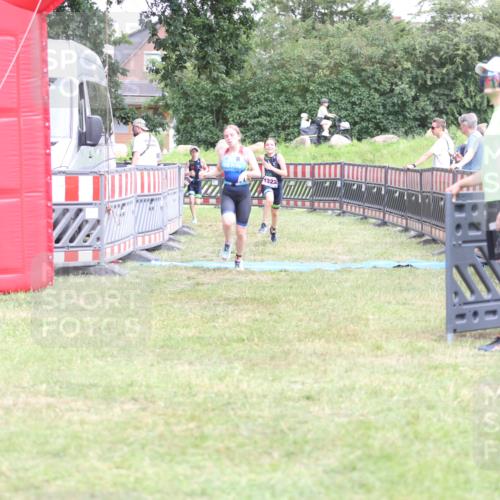 21.06.2026 - 29. Vierlanden-Triathlon Andreas Tolksdorf http://msf.ph/oto/9894844 21.06.2026 15:09:49 Ziel 1293, 1319, 1322, 1293, 1319, 1322 meine-sportfotos.de