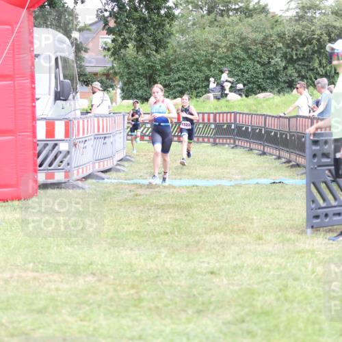 21.06.2026 - 29. Vierlanden-Triathlon Andreas Tolksdorf http://msf.ph/oto/9894845 21.06.2026 15:09:49 Ziel 1293, 1319, 1322, 1293, 1319, 1322 meine-sportfotos.de
