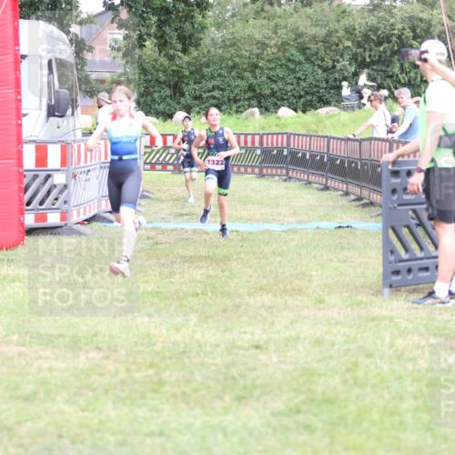 21.06.2026 - 29. Vierlanden-Triathlon Andreas Tolksdorf http://msf.ph/oto/9894852 21.06.2026 15:09:50 Ziel 1293, 1319, 1322, 1293, 1319, 1322 meine-sportfotos.de