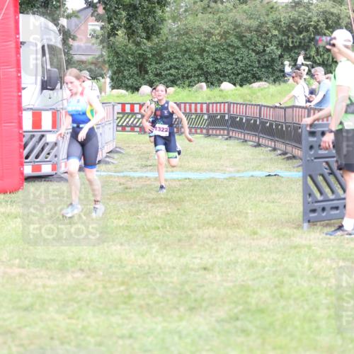 21.06.2026 - 29. Vierlanden-Triathlon Andreas Tolksdorf http://msf.ph/oto/9894857 21.06.2026 15:09:50 Ziel 1293, 1319, 1322, 1293, 1319, 1322 meine-sportfotos.de