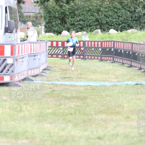 21.06.2026 - 29. Vierlanden-Triathlon Andreas Tolksdorf http://msf.ph/oto/9894861 21.06.2026 15:10:09 Ziel 1282, 1282 meine-sportfotos.de