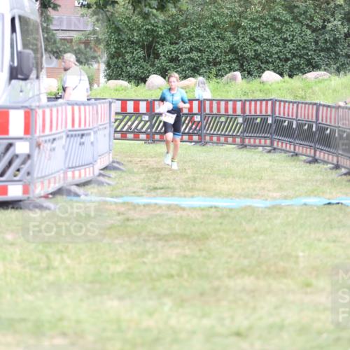21.06.2026 - 29. Vierlanden-Triathlon Andreas Tolksdorf http://msf.ph/oto/9894862 21.06.2026 15:10:09 Ziel 1282, 1282 meine-sportfotos.de