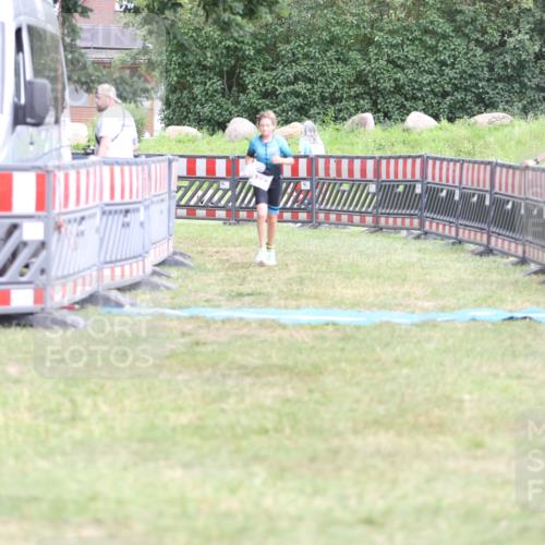 21.06.2026 - 29. Vierlanden-Triathlon Andreas Tolksdorf http://msf.ph/oto/9894863 21.06.2026 15:10:09 Ziel 1282, 1282 meine-sportfotos.de
