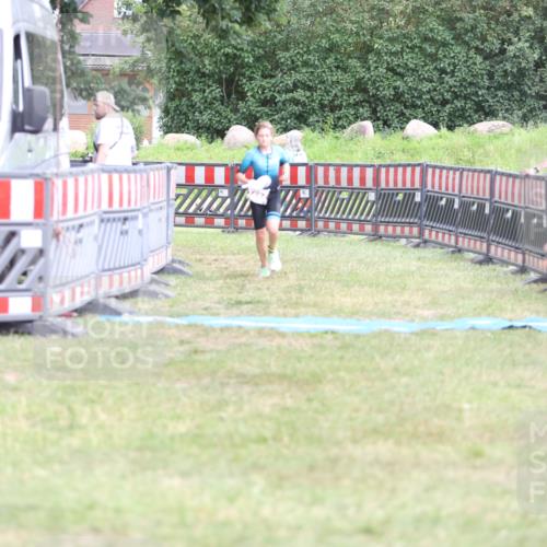 21.06.2026 - 29. Vierlanden-Triathlon Andreas Tolksdorf http://msf.ph/oto/9894869 21.06.2026 15:10:09 Ziel 1282, 1282 meine-sportfotos.de