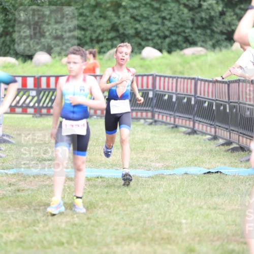 21.06.2026 - 29. Vierlanden-Triathlon Andreas Tolksdorf http://msf.ph/oto/9894912 21.06.2026 15:10:25 Ziel 1287, 1334, 1287, 1334 meine-sportfotos.de
