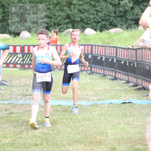21.06.2026 - 29. Vierlanden-Triathlon Andreas Tolksdorf http://msf.ph/oto/9894914 21.06.2026 15:10:25 Ziel 1287, 1334, 1287, 1334 meine-sportfotos.de