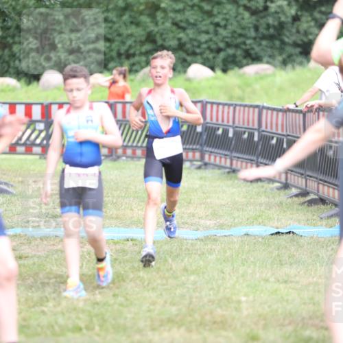 21.06.2026 - 29. Vierlanden-Triathlon Andreas Tolksdorf http://msf.ph/oto/9894919 21.06.2026 15:10:25 Ziel 1287, 1334, 1287, 1334 meine-sportfotos.de