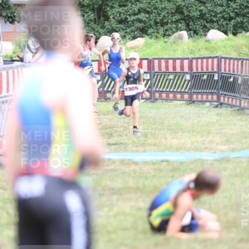 21.06.2026 - 29. Vierlanden-Triathlon Andreas Tolksdorf http://msf.ph/oto/9894928 21.06.2026 15:10:48 Ziel 1233, 1267, 1273, 1304, 1305, 1311, 1321, 1233, 1267, 1273, 1304, 1305, 1311, 1321 meine-sportfotos.de