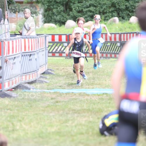 21.06.2026 - 29. Vierlanden-Triathlon Andreas Tolksdorf http://msf.ph/oto/9894930 21.06.2026 15:10:49 Ziel 1233, 1267, 1273, 1304, 1305, 1311, 1321, 1233, 1267, 1273, 1304, 1305, 1311, 1321 meine-sportfotos.de