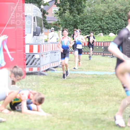 21.06.2026 - 29. Vierlanden-Triathlon Andreas Tolksdorf http://msf.ph/oto/9894971 21.06.2026 15:11:16 Ziel 1230, 1244, 1257, 1275, 1288, 1332, 1230, 1244, 1257, 1275, 1288, 1332 meine-sportfotos.de
