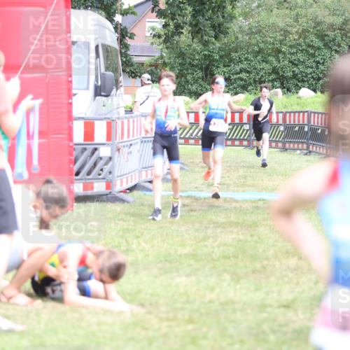 21.06.2026 - 29. Vierlanden-Triathlon Andreas Tolksdorf http://msf.ph/oto/9894979 21.06.2026 15:11:16 Ziel 1230, 1244, 1257, 1275, 1288, 1332, 1230, 1244, 1257, 1275, 1288, 1332 meine-sportfotos.de