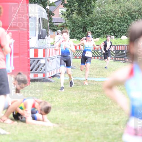 21.06.2026 - 29. Vierlanden-Triathlon Andreas Tolksdorf http://msf.ph/oto/9894981 21.06.2026 15:11:16 Ziel 1230, 1244, 1257, 1275, 1288, 1332, 1230, 1244, 1257, 1275, 1288, 1332 meine-sportfotos.de