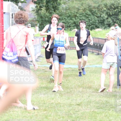 21.06.2026 - 29. Vierlanden-Triathlon Andreas Tolksdorf http://msf.ph/oto/9894983 21.06.2026 15:11:19 Ziel 1230, 1244, 1257, 1275, 1288, 1332, 1230, 1244, 1257, 1275, 1288, 1332 meine-sportfotos.de