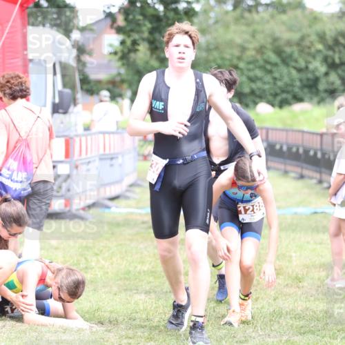 21.06.2026 - 29. Vierlanden-Triathlon Andreas Tolksdorf http://msf.ph/oto/9894991 21.06.2026 15:11:21 Ziel 1230, 1244, 1257, 1275, 1288, 1317, 1332, 1230, 1244, 1257, 1275, 1288, 1317, 1332 meine-sportfotos.de