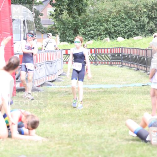 21.06.2026 - 29. Vierlanden-Triathlon Andreas Tolksdorf http://msf.ph/oto/9894999 21.06.2026 15:11:28 Ziel 1275, 1317, 1332, 1275, 1317, 1332 meine-sportfotos.de