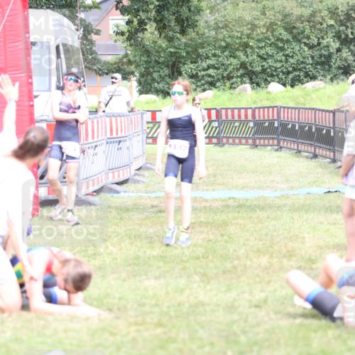 21.06.2026 - 29. Vierlanden-Triathlon Andreas Tolksdorf http://msf.ph/oto/9895000 21.06.2026 15:11:28 Ziel 1275, 1317, 1332, 1275, 1317, 1332 meine-sportfotos.de
