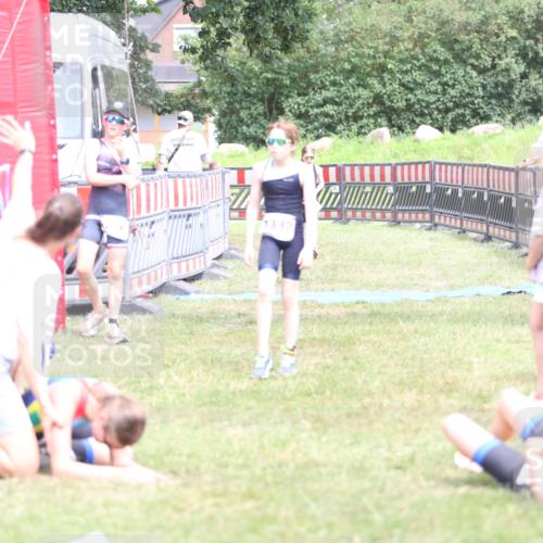 21.06.2026 - 29. Vierlanden-Triathlon Andreas Tolksdorf http://msf.ph/oto/9895001 21.06.2026 15:11:28 Ziel 1275, 1317, 1332, 1275, 1317, 1332 meine-sportfotos.de