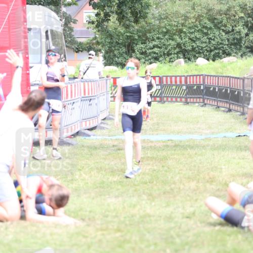 21.06.2026 - 29. Vierlanden-Triathlon Andreas Tolksdorf http://msf.ph/oto/9895005 21.06.2026 15:11:29 Ziel 1275, 1317, 1332, 1275, 1317, 1332 meine-sportfotos.de