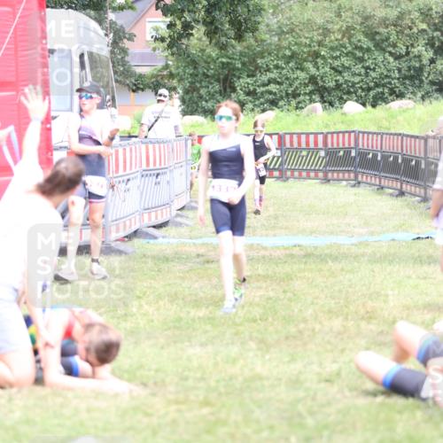 21.06.2026 - 29. Vierlanden-Triathlon Andreas Tolksdorf http://msf.ph/oto/9895007 21.06.2026 15:11:29 Ziel 1275, 1317, 1332, 1275, 1317, 1332 meine-sportfotos.de