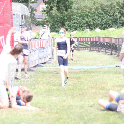 21.06.2026 - 29. Vierlanden-Triathlon Andreas Tolksdorf http://msf.ph/oto/9895008 21.06.2026 15:11:29 Ziel 1275, 1317, 1332, 1275, 1317, 1332 meine-sportfotos.de