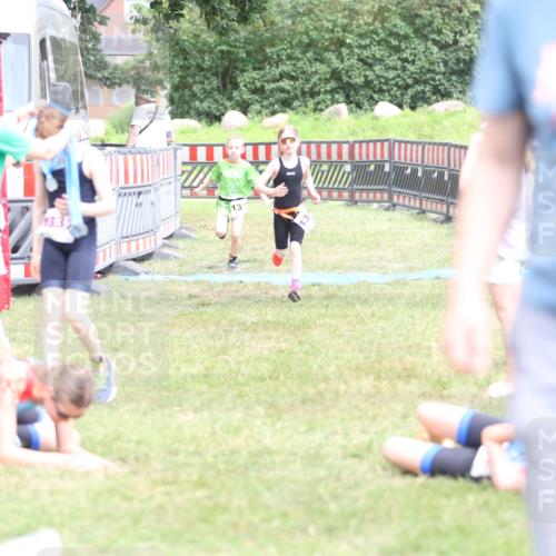 21.06.2026 - 29. Vierlanden-Triathlon Andreas Tolksdorf http://msf.ph/oto/9895010 21.06.2026 15:11:31 Ziel 1275, 1317, 1332, 1275, 1317, 1332 meine-sportfotos.de