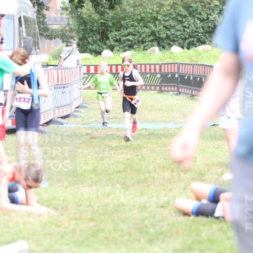 21.06.2026 - 29. Vierlanden-Triathlon Andreas Tolksdorf http://msf.ph/oto/9895016 21.06.2026 15:11:31 Ziel 1275, 1317, 1332, 1275, 1317, 1332 meine-sportfotos.de
