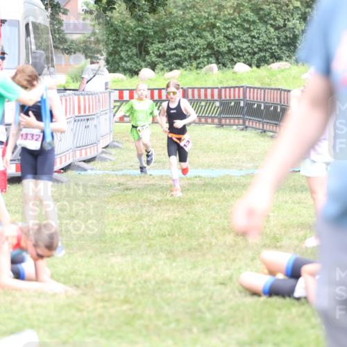 21.06.2026 - 29. Vierlanden-Triathlon Andreas Tolksdorf http://msf.ph/oto/9895017 21.06.2026 15:11:31 Ziel 1275, 1317, 1332, 1275, 1317, 1332 meine-sportfotos.de