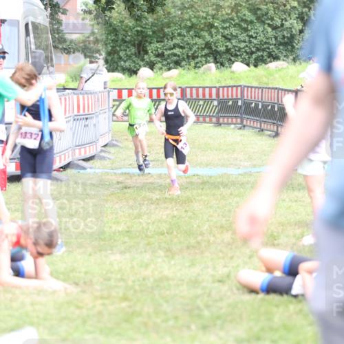 21.06.2026 - 29. Vierlanden-Triathlon Andreas Tolksdorf http://msf.ph/oto/9895018 21.06.2026 15:11:31 Ziel 1275, 1317, 1332, 1275, 1317, 1332 meine-sportfotos.de