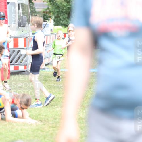 21.06.2026 - 29. Vierlanden-Triathlon Andreas Tolksdorf http://msf.ph/oto/9895022 21.06.2026 15:11:32 Ziel 1317, 1332, 1317, 1332 meine-sportfotos.de