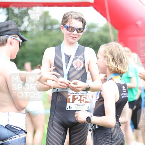 21.06.2026 - 29. Vierlanden-Triathlon Andreas Tolksdorf http://msf.ph/oto/9895024 21.06.2026 15:11:57 Ziel 1232, 1303, 1232, 1303 meine-sportfotos.de