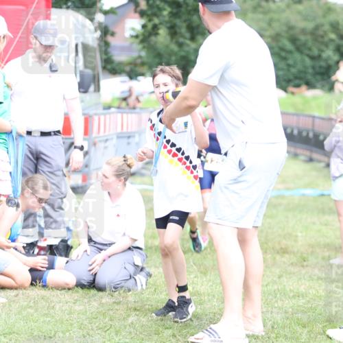21.06.2026 - 29. Vierlanden-Triathlon Andreas Tolksdorf http://msf.ph/oto/9895032 21.06.2026 15:12:56 Ziel 1249, 1258, 1260, 1290, 1298, 1318, 1249, 1258, 1260, 1290, 1298, 1318 meine-sportfotos.de