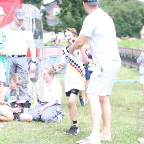21.06.2026 - 29. Vierlanden-Triathlon Andreas Tolksdorf http://msf.ph/oto/9895033 21.06.2026 15:12:56 Ziel 1249, 1258, 1260, 1290, 1298, 1318, 1249, 1258, 1260, 1290, 1298, 1318 meine-sportfotos.de