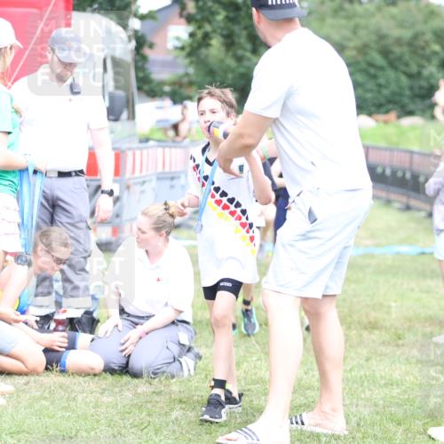 21.06.2026 - 29. Vierlanden-Triathlon Andreas Tolksdorf http://msf.ph/oto/9895035 21.06.2026 15:12:56 Ziel 1249, 1258, 1260, 1290, 1298, 1318, 1249, 1258, 1260, 1290, 1298, 1318 meine-sportfotos.de