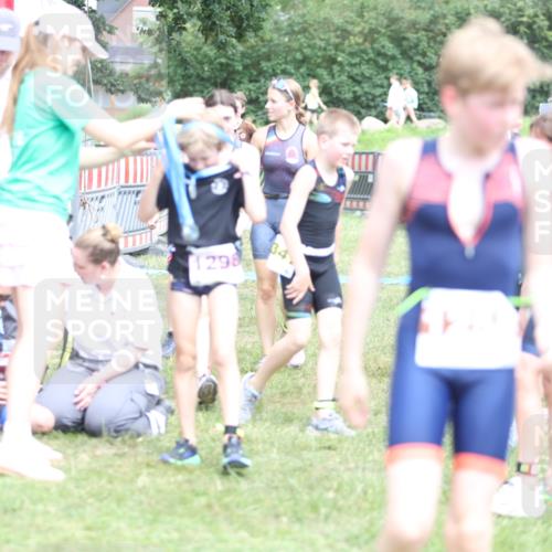 21.06.2026 - 29. Vierlanden-Triathlon Andreas Tolksdorf http://msf.ph/oto/9895040 21.06.2026 15:12:59 Ziel 1249, 1258, 1260, 1290, 1298, 1318, 1249, 1258, 1260, 1290, 1298, 1318 meine-sportfotos.de