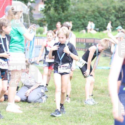 21.06.2026 - 29. Vierlanden-Triathlon Andreas Tolksdorf http://msf.ph/oto/9895045 21.06.2026 15:13:00 Ziel 1249, 1258, 1260, 1290, 1298, 1318, 1249, 1258, 1260, 1290, 1298, 1318 meine-sportfotos.de