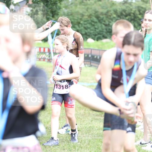 21.06.2026 - 29. Vierlanden-Triathlon Andreas Tolksdorf http://msf.ph/oto/9895065 21.06.2026 15:13:06 Ziel 1249, 1264, 1249, 1264 meine-sportfotos.de