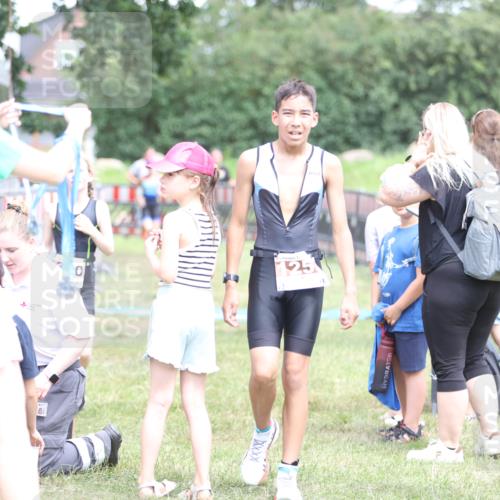21.06.2026 - 29. Vierlanden-Triathlon Andreas Tolksdorf http://msf.ph/oto/9895113 21.06.2026 15:13:35 Ziel 1261, 1306, 1310, 1261, 1306, 1310 meine-sportfotos.de