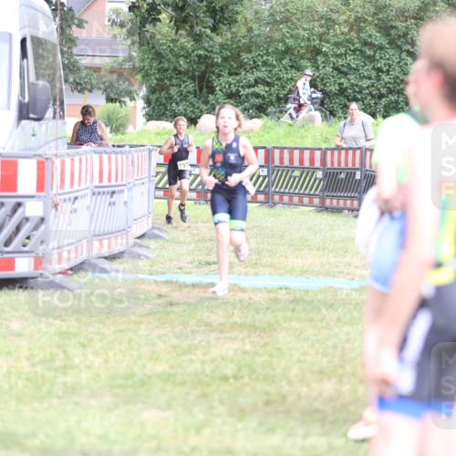 21.06.2026 - 29. Vierlanden-Triathlon Andreas Tolksdorf http://msf.ph/oto/9895153 21.06.2026 15:13:57 Ziel 1320, 1335, 1320, 1335 meine-sportfotos.de