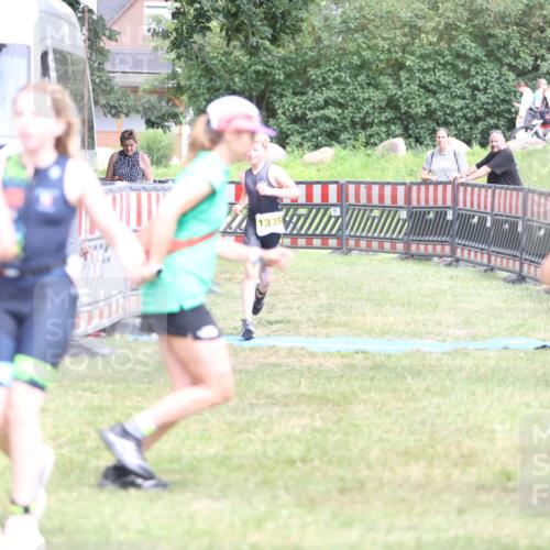 21.06.2026 - 29. Vierlanden-Triathlon Andreas Tolksdorf http://msf.ph/oto/9895172 21.06.2026 15:14:01 Ziel 1320, 1335, 1320, 1335 meine-sportfotos.de
